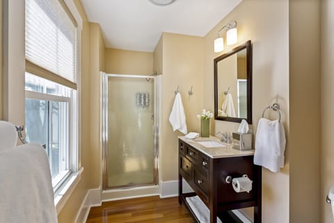 Classic Double Room | Bathroom | Designer toiletries, hair dryer, bathrobes, heated floors