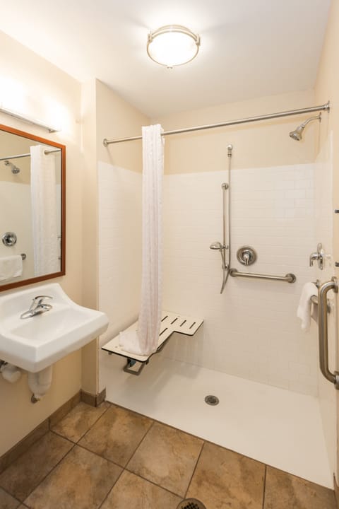 Suite, 1 Bedroom, Accessible (Communications, Mobility) | Bathroom | Hair dryer, towels