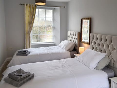 Twin bedroom | Jubilee House, Alnwick