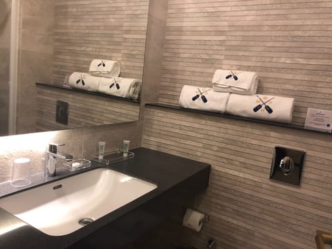 Standard Single Room, 1 Twin Bed | Bathroom | Shower, rainfall showerhead, hair dryer, slippers