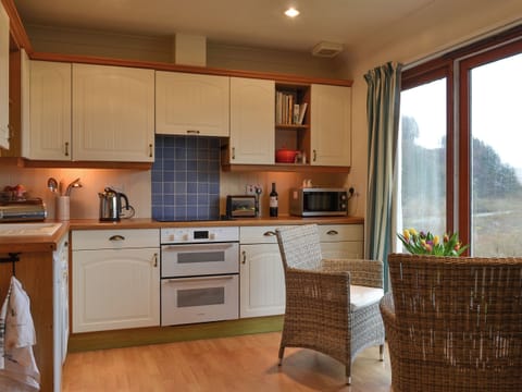Open plan living space | Tigh an Aighear, Arduaine, near Oban