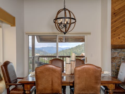 Beaverhead 1404, Dining, 5