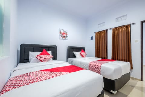 Standard Twin Room | 1 bedroom, free WiFi, bed sheets