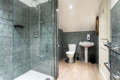 Standard Double Room | Bathroom | Shower, hair dryer, soap, shampoo