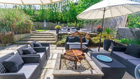 House (6 Bedrooms) | Interior