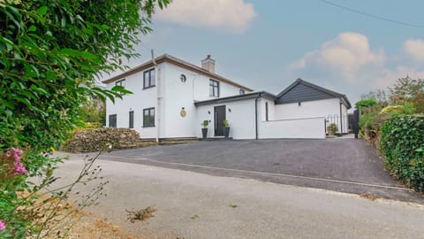 House (Multiple Bedrooms) | Interior