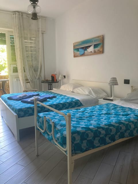 Triple Room, Ground Floor | 1 bedroom, desk, rollaway beds, free WiFi