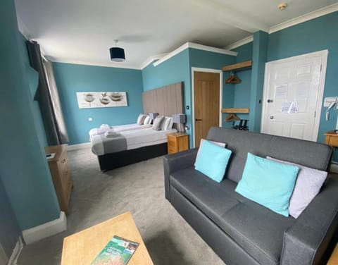 Endellion Double or Twin room | Iron/ironing board, free WiFi, bed sheets