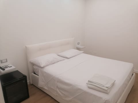 Standard Double Room | Down comforters, free WiFi