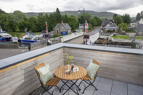 Family Room (Loch Ness) | Balcony view