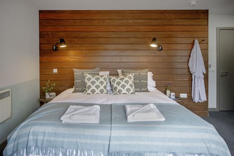 Standard Twin Room (Loch Oich) | Egyptian cotton sheets, premium bedding, individually decorated