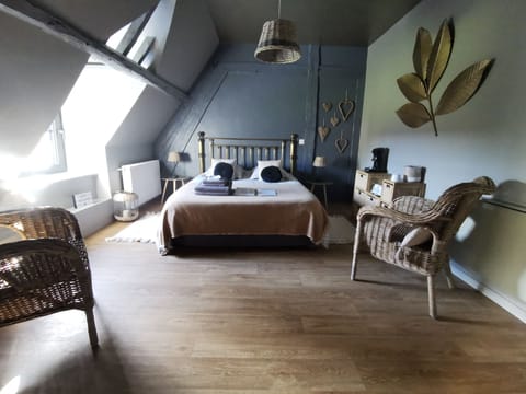 Room (Chez Louise) | Premium bedding, down comforters, memory foam beds