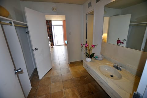 Suite, 2 Bedrooms, Ocean View | Bathroom | Combined shower/tub, hair dryer, towels