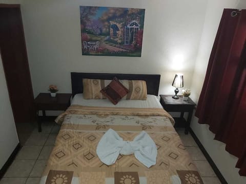 Double Room, 1 Double Bed | 1 bedroom, down comforters, Select Comfort beds, desk