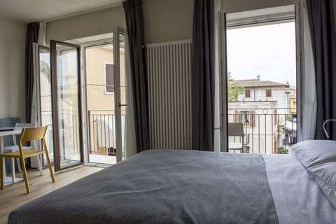 Deluxe Double Room, Balcony | In-room safe, desk, soundproofing, free WiFi