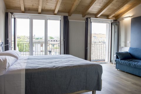 Superior Double Room | In-room safe, desk, soundproofing, free WiFi