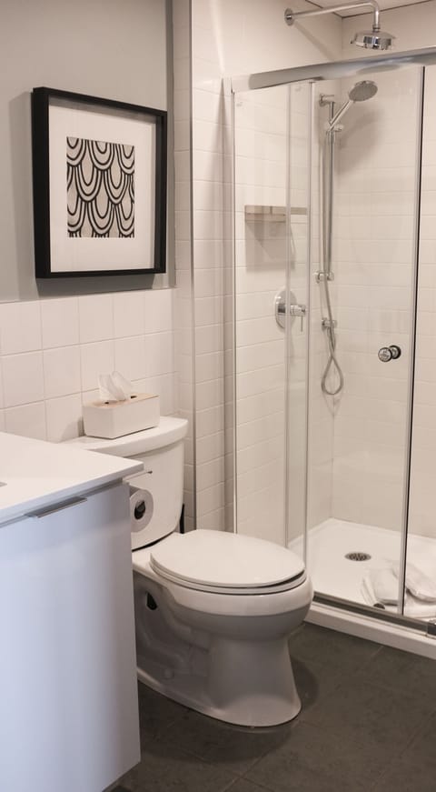 Classic Studio, 1 Queen Bed (301) | Bathroom | Shower, rainfall showerhead, free toiletries, hair dryer