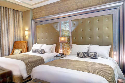 Medallion Room (Lounge Access) | In-room safe, desk, blackout drapes, free WiFi