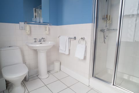 Superior Double Room, Ensuite (First floor) | Bathroom | Towels