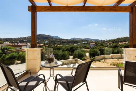 Comfort Villa, 5 Bedrooms | Balcony view