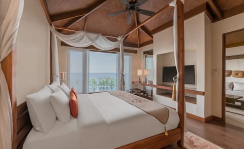 Oceanfront Private Pool Villa | Premium bedding, down comforters, pillowtop beds, in-room safe