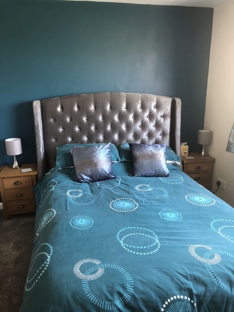 Double Room, Ensuite | Iron/ironing board, free WiFi, bed sheets