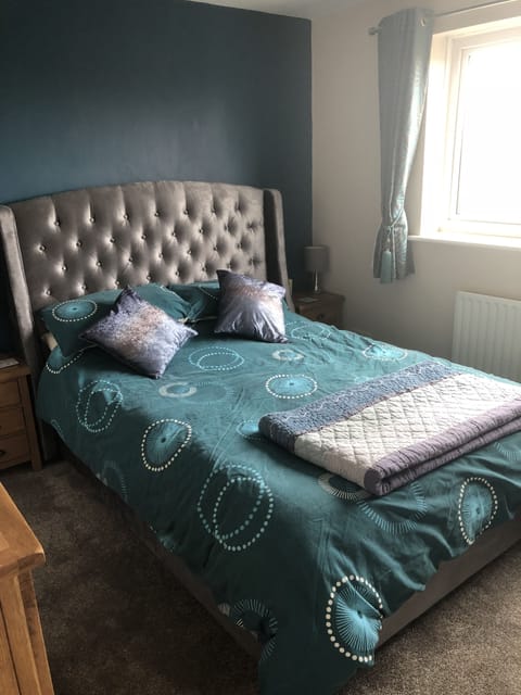Double Room, Ensuite | Iron/ironing board, free WiFi, bed sheets