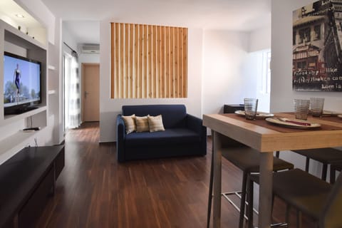 Classic Apartment, 1 Bedroom, Ground Floor | Blackout drapes, free WiFi