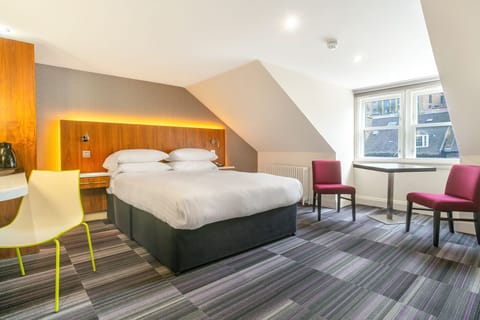Standard Double Room | Desk, iron/ironing board, free WiFi, bed sheets
