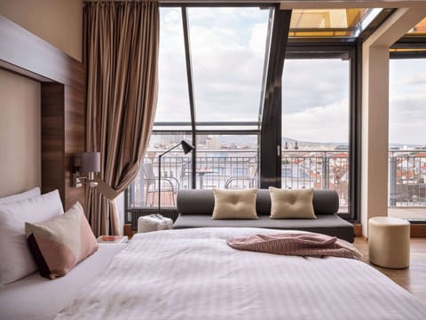 Signature Double Room, Balcony, City View | Hypo-allergenic bedding, minibar, in-room safe, desk