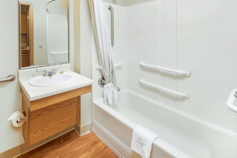 Room, 2 Double Beds, Accessible, Non Smoking | Bathroom | Combined shower/tub, hair dryer, towels