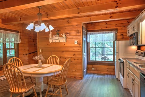 Wild Rose Cabin | In-room dining