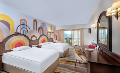 Corner Room | Premium bedding, free minibar, in-room safe, desk