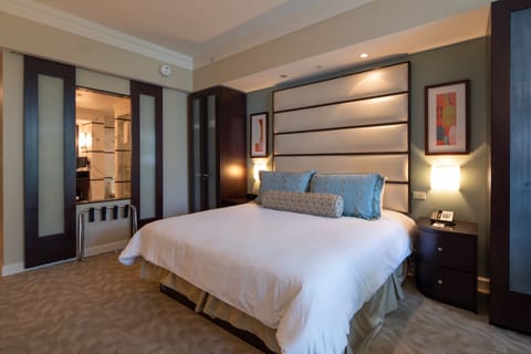 Junior Suite, 1 King Bed with Sofa bed, Balcony, Pool View | Egyptian cotton sheets, premium bedding, minibar, in-room safe