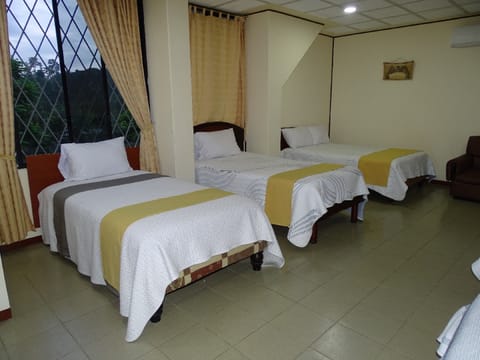 Family Room, 1 Bedroom, Private Bathroom | Free WiFi