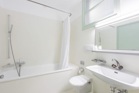 Double Room, Lake View (Bauhaus) | Bathroom | Free toiletries, hair dryer, towels