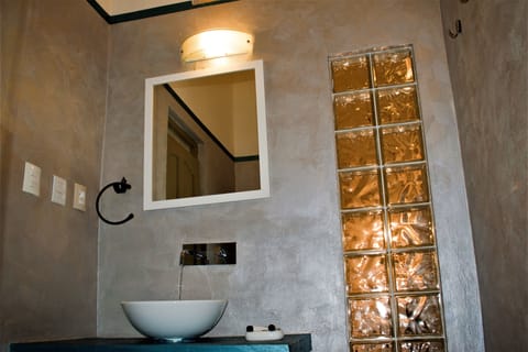 Superior Twin Room, Balcony (Daiquiri) | Bathroom sink