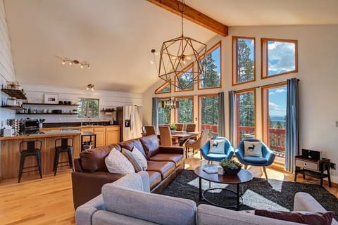 Open concept kitchen with brand new stainless appliances.