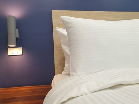 In-room safe, free WiFi, bed sheets