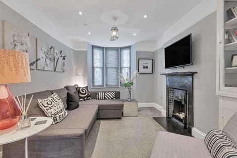 City House, 5 Bedrooms | Living room | Flat-screen TV, fireplace