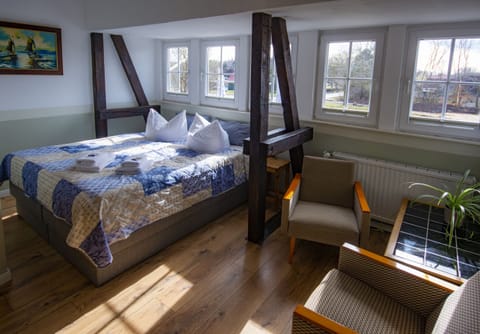 Comfort Double Room | Free WiFi, bed sheets