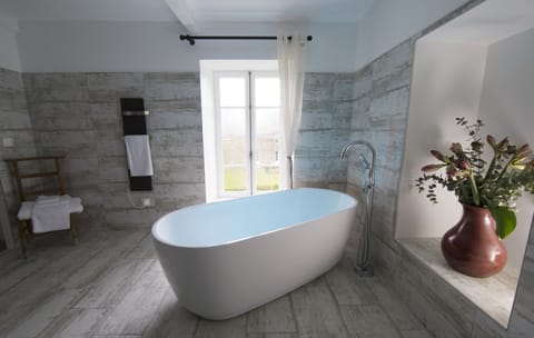 Double Room (Ella) | Deep soaking bathtub