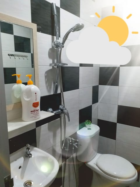 Comfort Room (Room 4) | Bathroom | Shower, hair dryer, bidet, towels