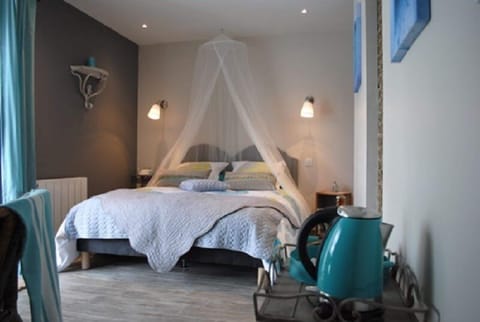 Double Room (Terre et mer) | Premium bedding, individually decorated, desk, blackout drapes