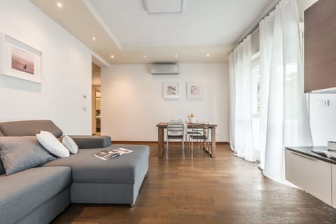 Apartment, 3 Bedrooms | Living area | Smart TV