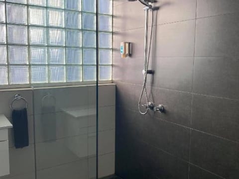 Executive Room | Bathroom | Hair dryer, towels
