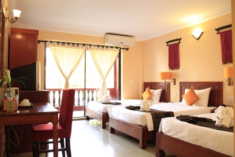 Superior Tripple Room, Balcony | Minibar, in-room safe, individually decorated, individually furnished