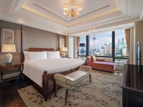 Premium bedding, pillowtop beds, free minibar items, in-room safe