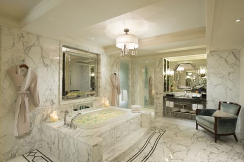 Presidential Suite | Bathroom | Separate tub and shower, deep soaking tub, rainfall showerhead