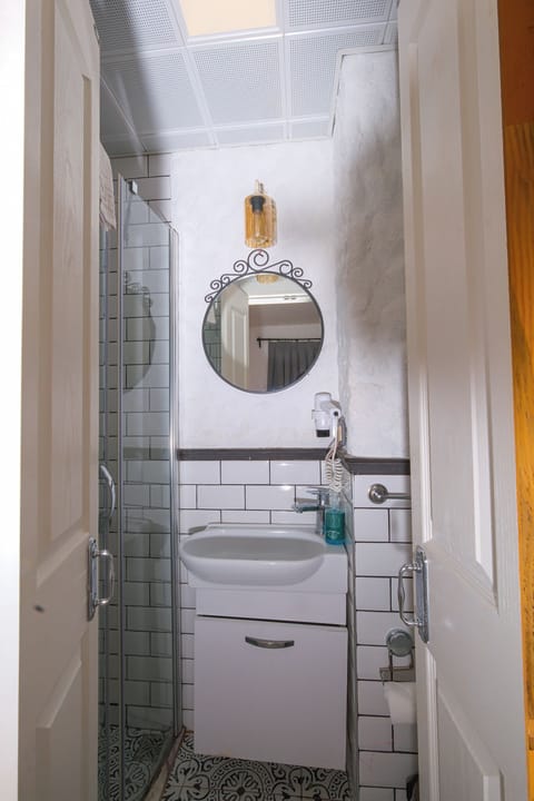 Premium bedding, minibar, individually decorated, soundproofing